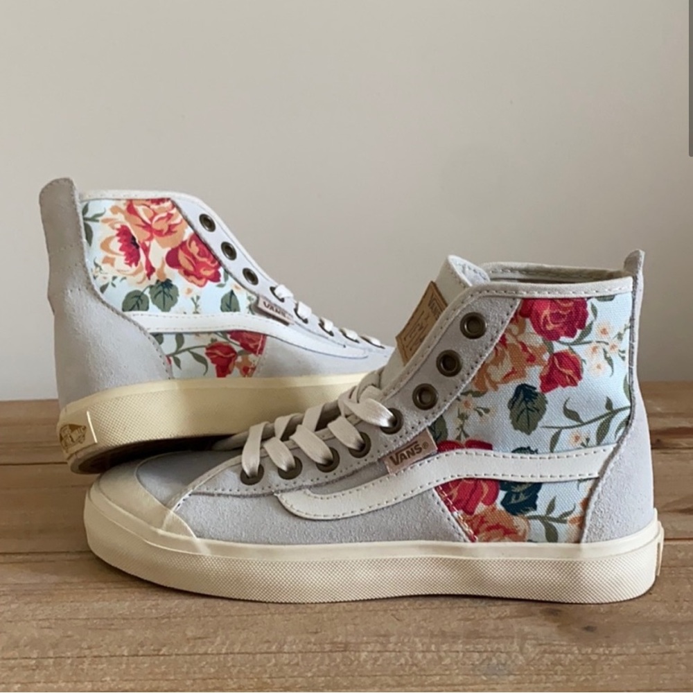 Vans *Limited Edition* Leila Floral
High Top Sk8-Hi’s